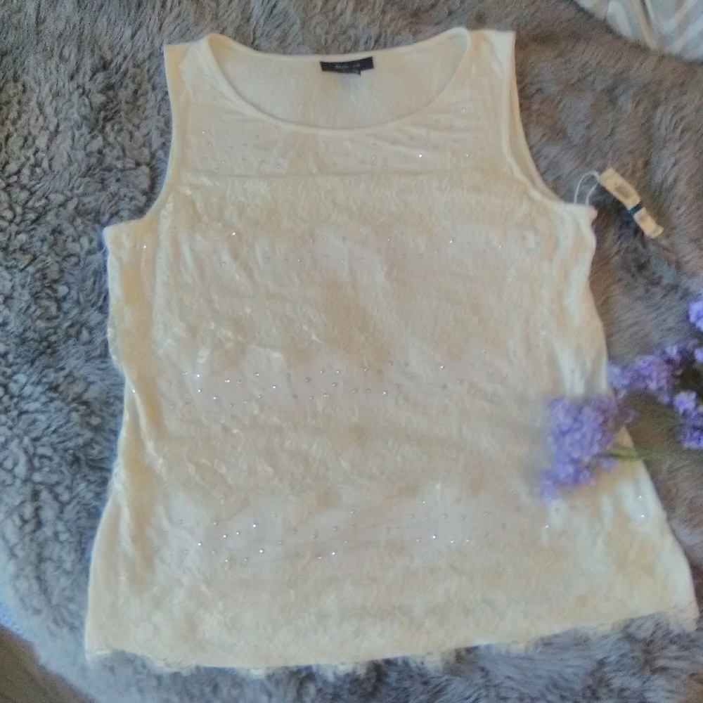 Cream tank with flare